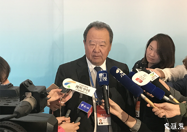 臺玻集團總裁、實聯(lián)集團董事長林伯實